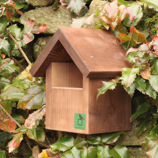 Redwood nestbox for small birds